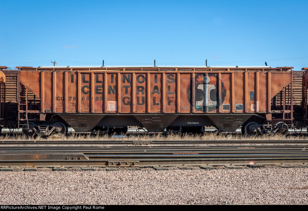 ICG 766693, PS 3-bay covered hopper car at the CN-IC Yard 